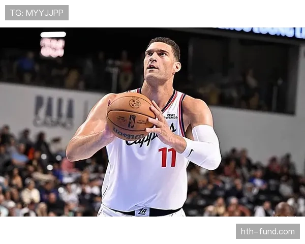 洛佩斯三分爆发助力中锋表现，球队迎来关键胜利